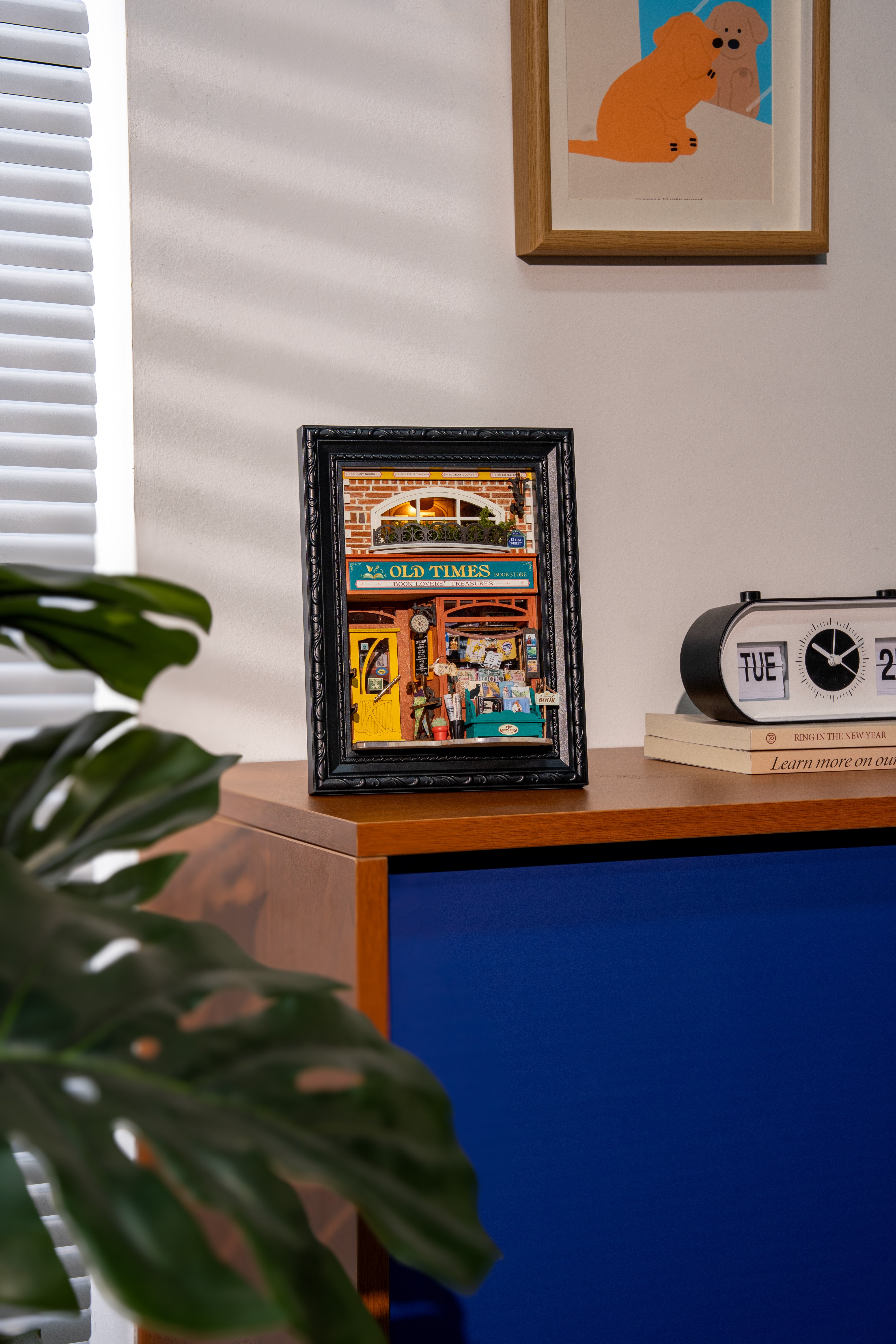 Old Times Bookstore - Rolife Story Frames Series