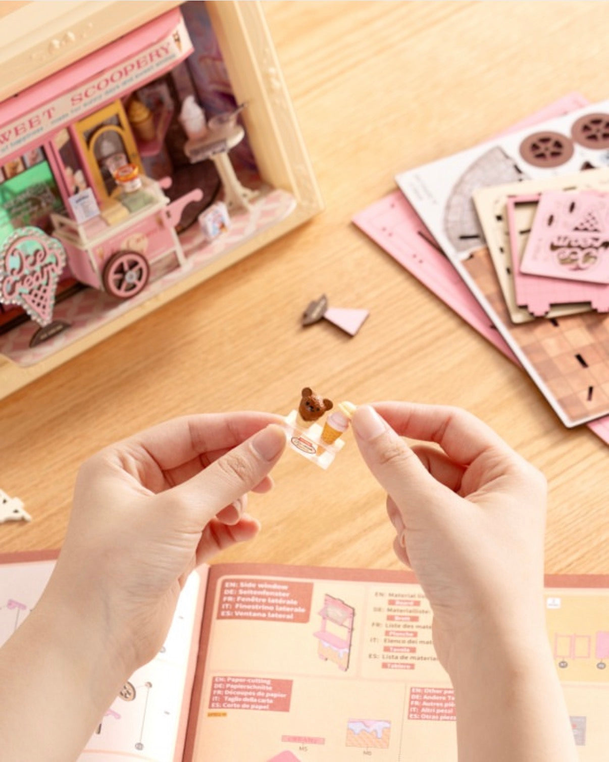 Sweet Scoopery Ice Cream - Rolife Story Frames Series